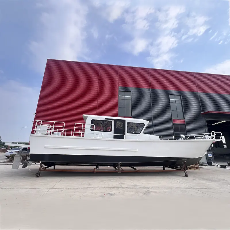 13.8m seyir teknesi