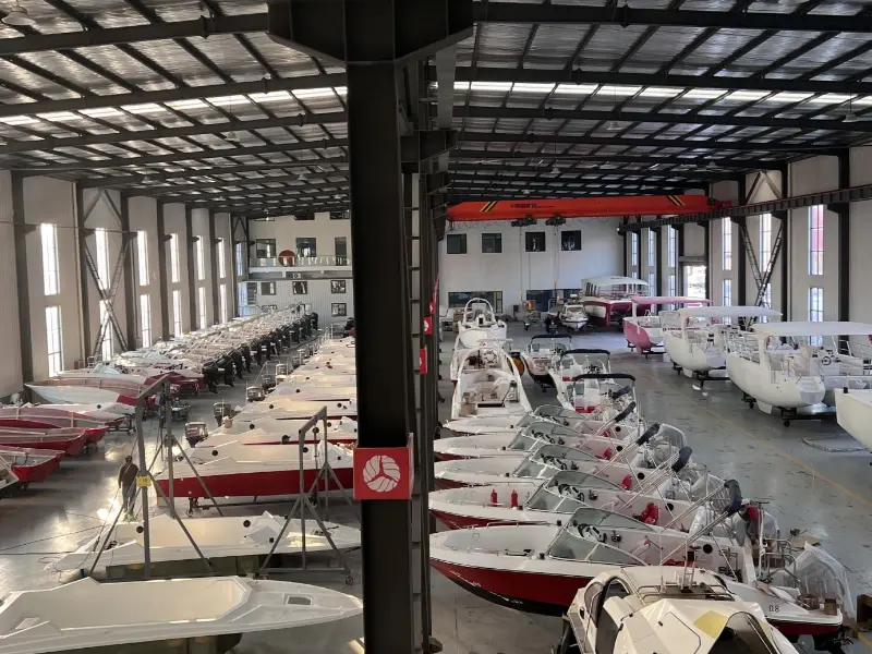 Lawada® yat, BIJIA dağ dağının su koşulları için özel olarak tasarlanmış 42 set özel yapım sürat teknesi teslim edecek.