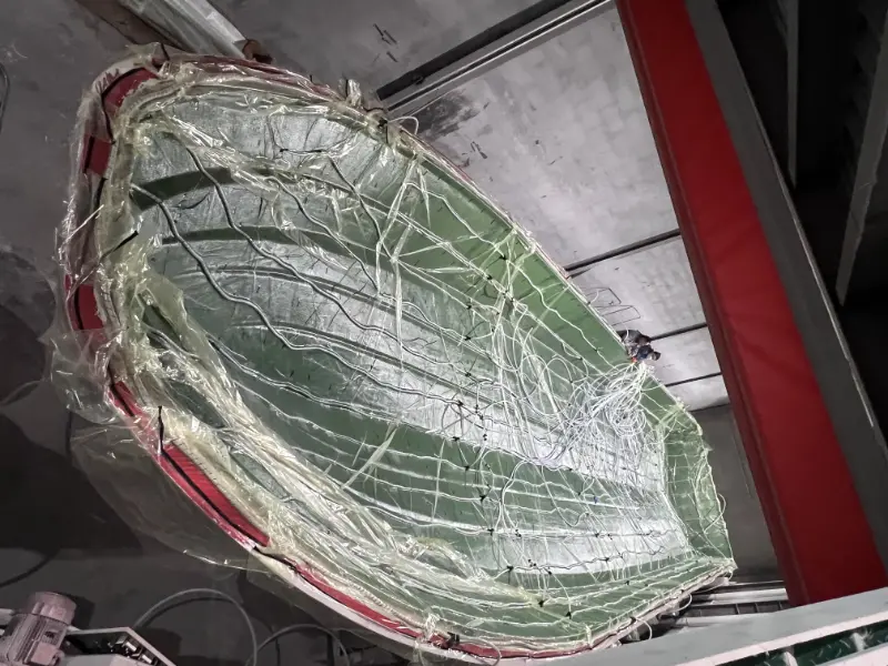 21,8 m Yolcu Gemisi Gövdesi için Lawada® Vakum İnfüzyon Prosesi – Gücü, Verimliliği ve Uzun Ömrü Artırır